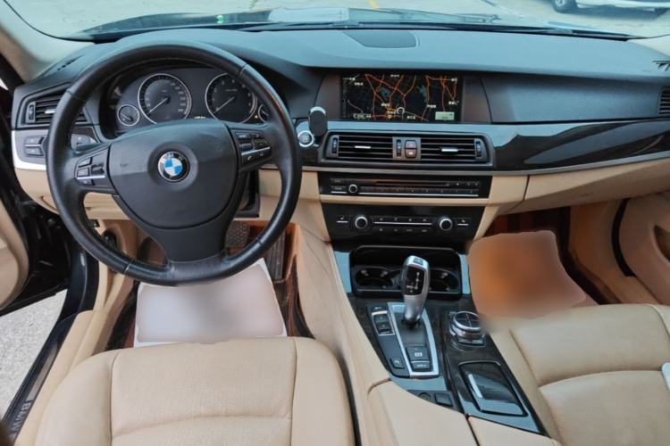 Used BMW 5 Series 2013 530Li Leading Model Center Console