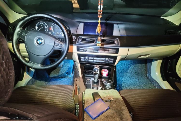 Used BMW 5 Series 2013 525Li Luxury Model Center Console