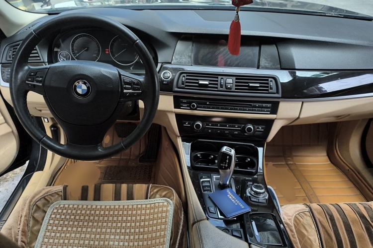 Used BMW 5 Series 2013 525Li Leading Model Center Console