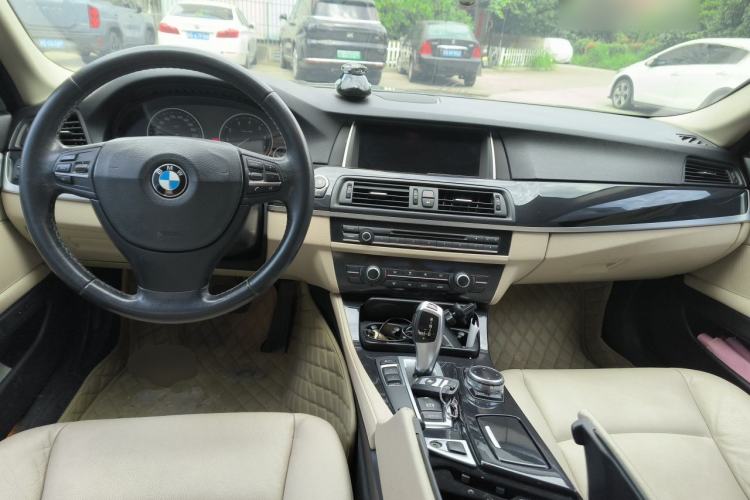 Used BMW 5 Series 2013 520Li Elegant Edition Center Console