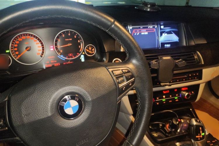 Used BMW 5 Series 2013 525Li Leading Model Center Console