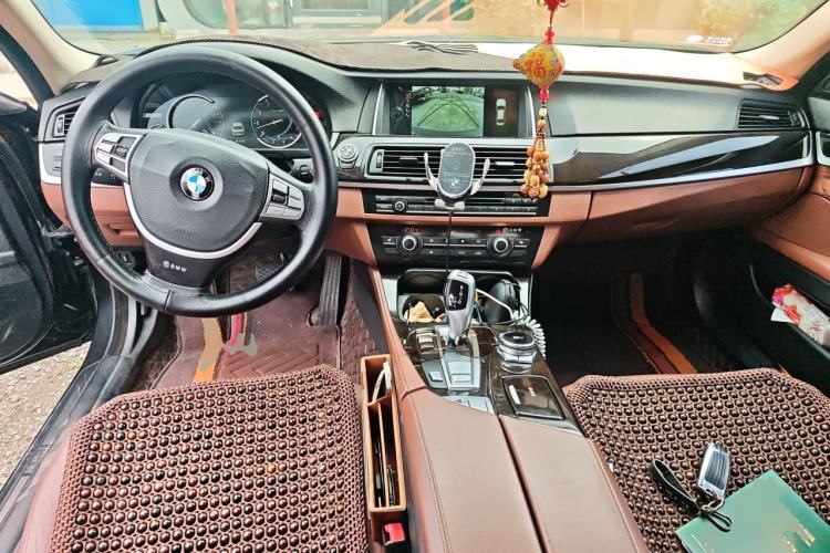 Used BMW 5 Series 2013 530Li Leading Model Center Console