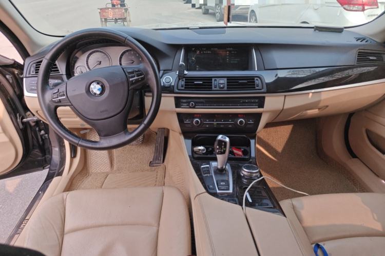 Used BMW 5 Series 2013 525Li Leading Model Center Console