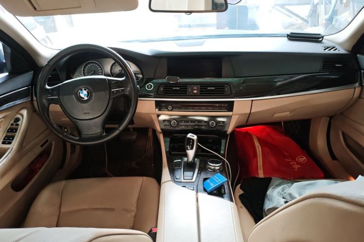 Used BMW 5 Series 2013 530Li Leading Model Center Console