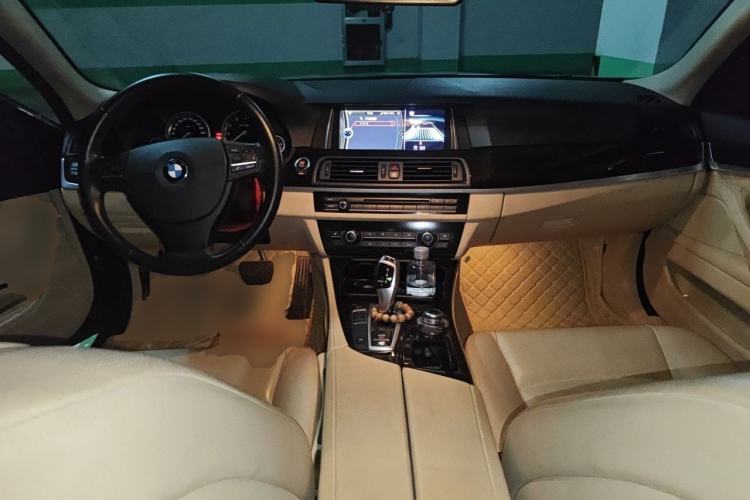 Used BMW 5 Series 2013 525Li Leading Model Center Console