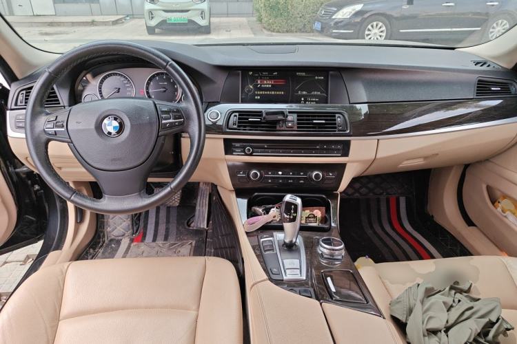Used BMW 5 Series 2013 530Li Leading Model Center Console