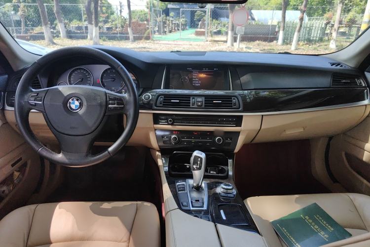 Used BMW 5 Series 2013 525Li Leading Model Center Console