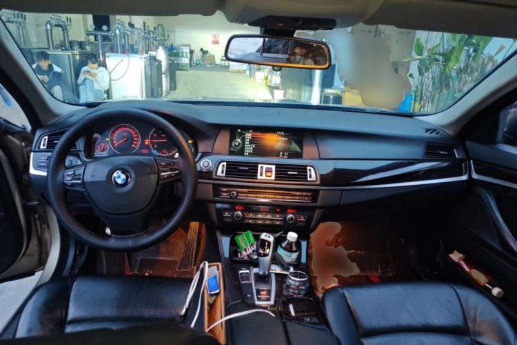 Used BMW 5 Series 2013 525Li Luxury Model Center Console