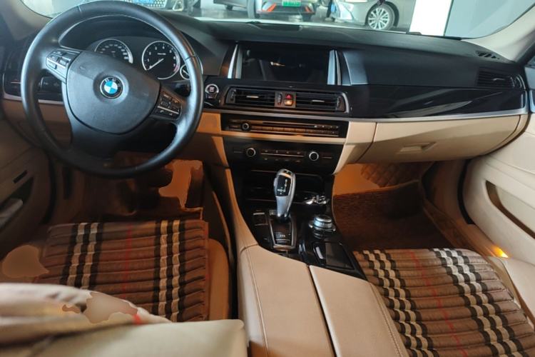Used BMW 5 Series 2013 520Li Elegant Edition Center Console