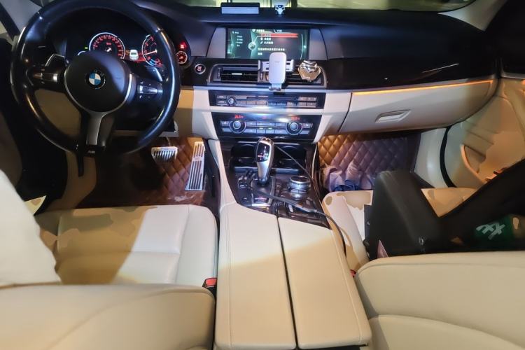 Used BMW 5 Series 2013 530Li Leading Model Center Console