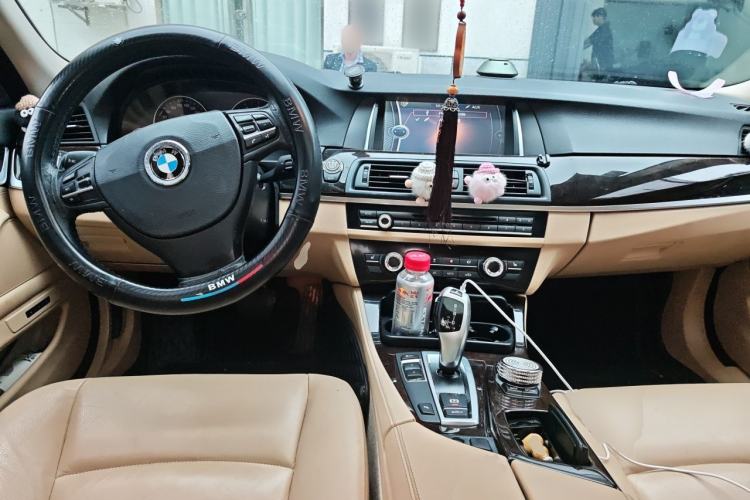 Used BMW 5 Series 2013 525Li Leading Model Center Console