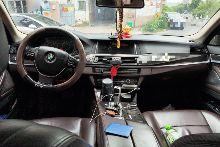 Used BMW 5 Series 2013 525Li Luxury Model Center Console