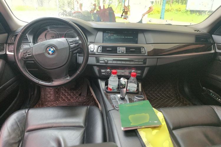 Used BMW 5 Series 2013 525Li Luxury Model Center Console