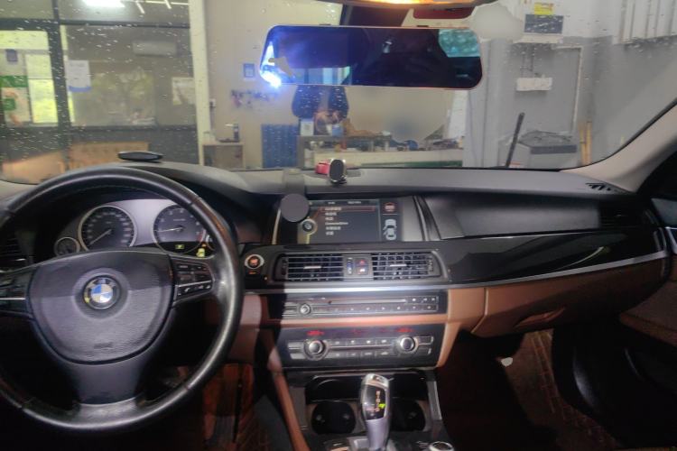 Used BMW 5 Series 2013 520Li Elegant Edition Center Console