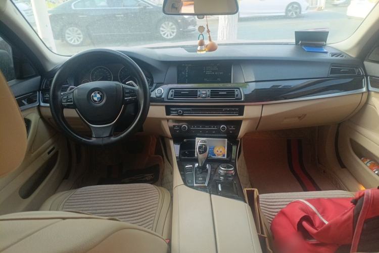 Used BMW 5 Series 2013 535Li Leading Model Center Console