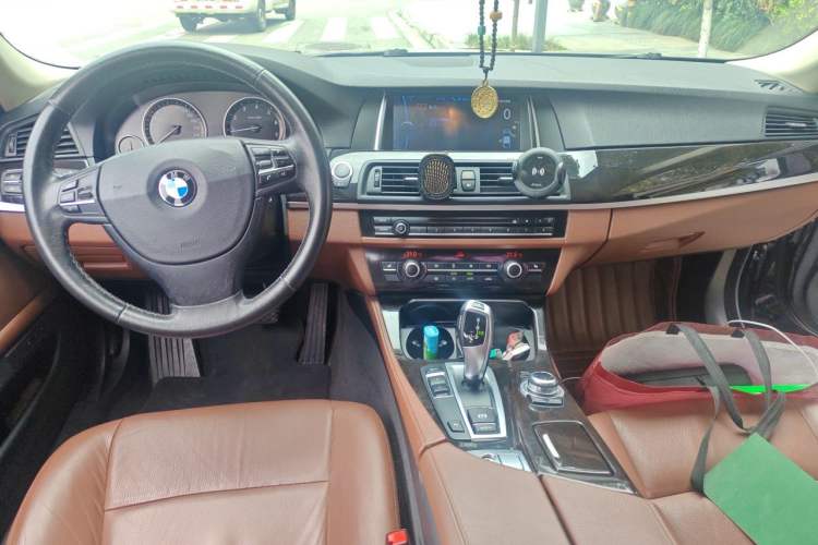 Used BMW 5 Series 2013 525Li Leading Model Center Console