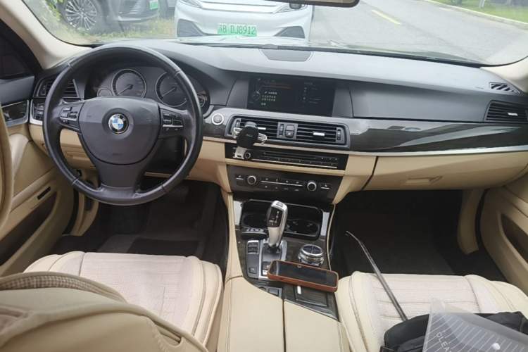 Used BMW 5 Series 2013 530Li Leading Model Center Console