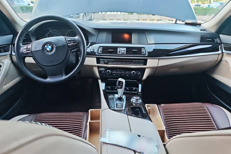 Used BMW 5 Series 2013 525Li Leading Model Center Console
