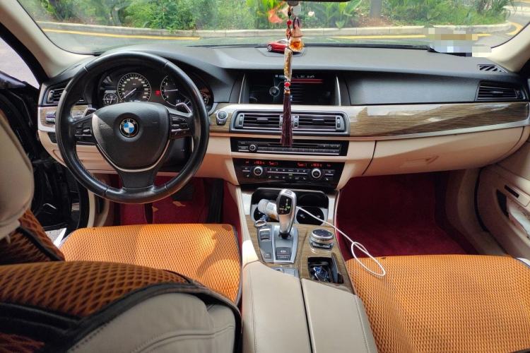 Used BMW 5 Series 2013 535Li Executive Edition Center Console