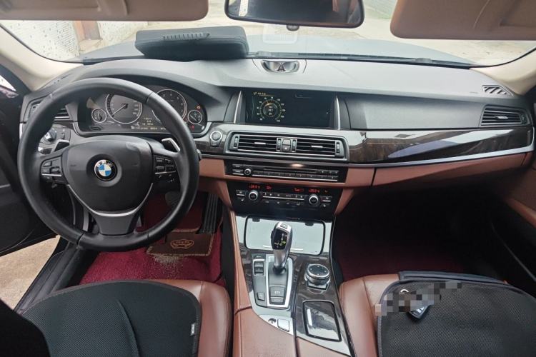 Used BMW 5 Series 2013 535Li Leading Model Center Console