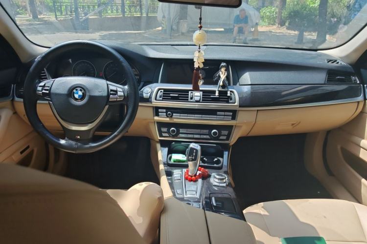 Used BMW 5 Series 2013 520Li Elegant Edition Center Console