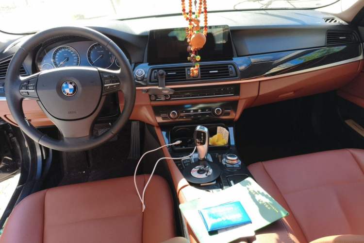 Used BMW 5 Series 2013 520i Elegant Edition Center Console