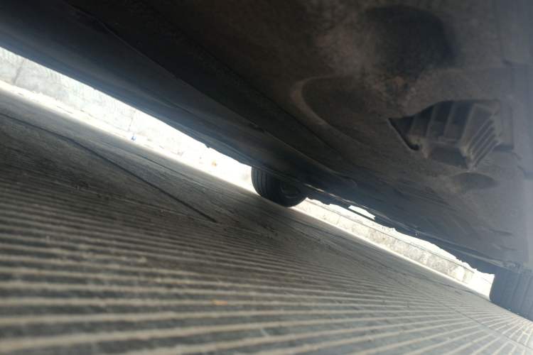 Used BMW 5 Series 2013 530i Luxury Touring Edition Chassis Front Left