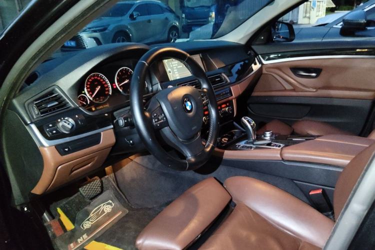 Used BMW 5 Series 2013 535i Luxury Sport Edition Driver Seat