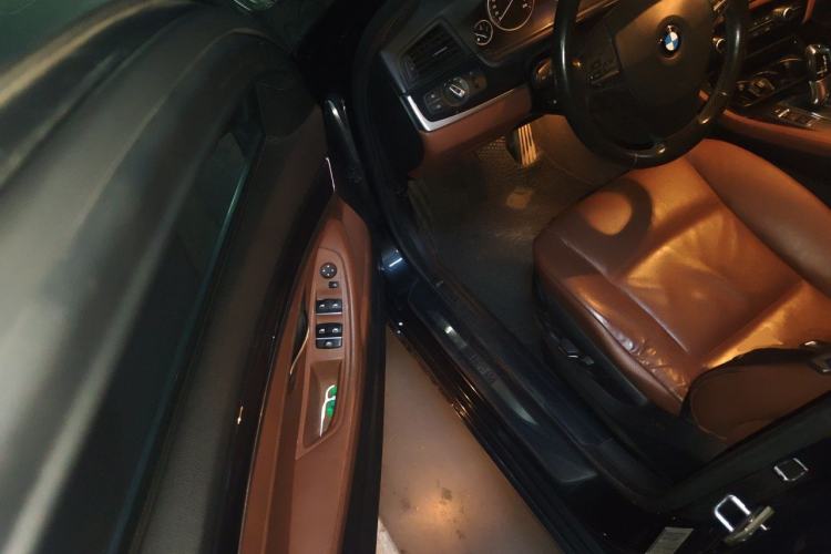 Used BMW 5 Series 2013 520i Elegant Edition Driver Seat