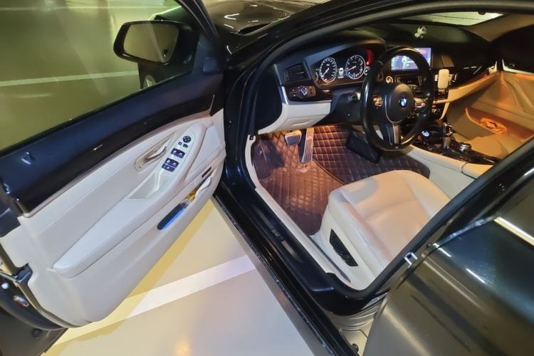 Used BMW 5 Series 2013 530Li Leading Model Driver Seat