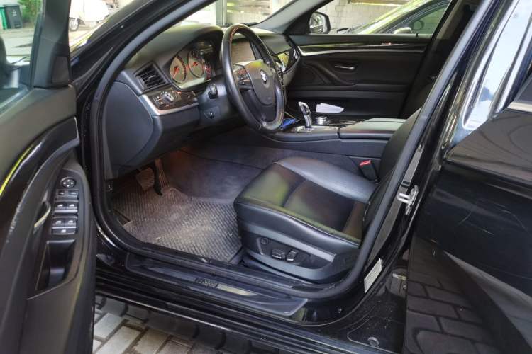 Used BMW 5 Series 2013 530Li Leading Model Driver Seat