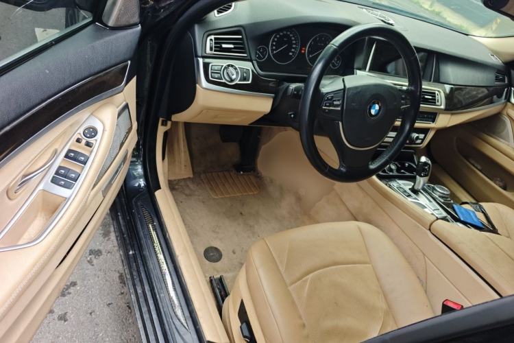 Used BMW 5 Series 2013 530i Luxury Touring Edition Driver Seat