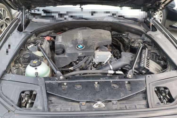 Used BMW 5 Series 2013 525Li Leading Model Engine Bay