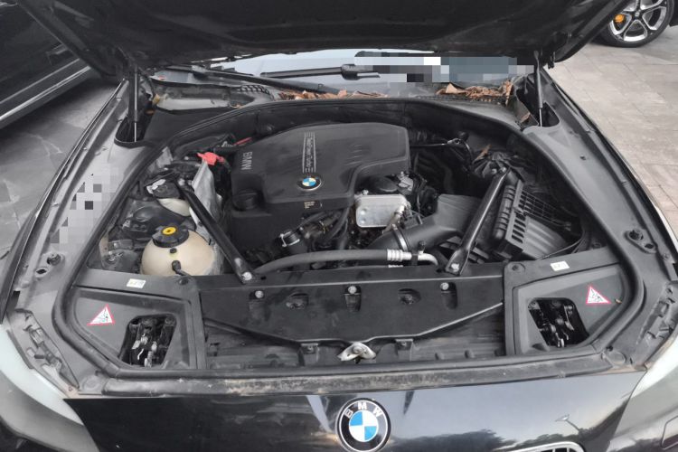 Used BMW 5 Series 2013 525Li Luxury Model Engine Bay