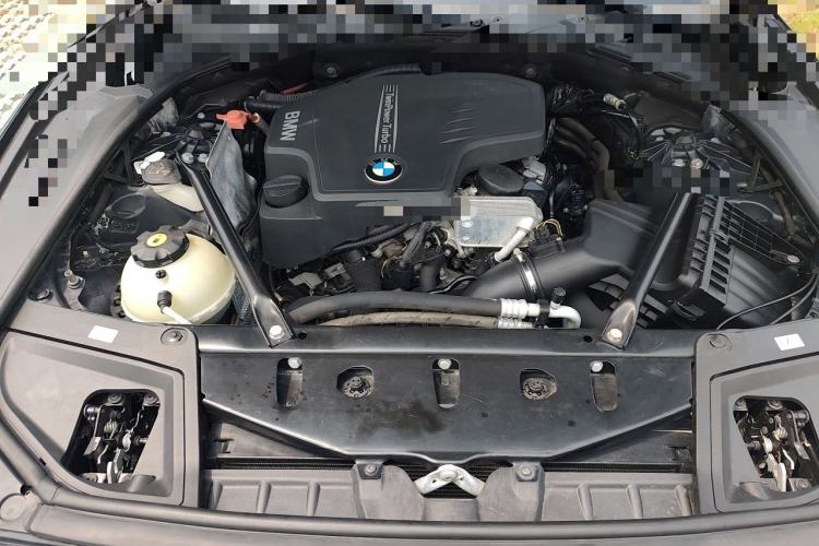 Used BMW 5 Series 2013 525Li Luxury Model Engine Bay