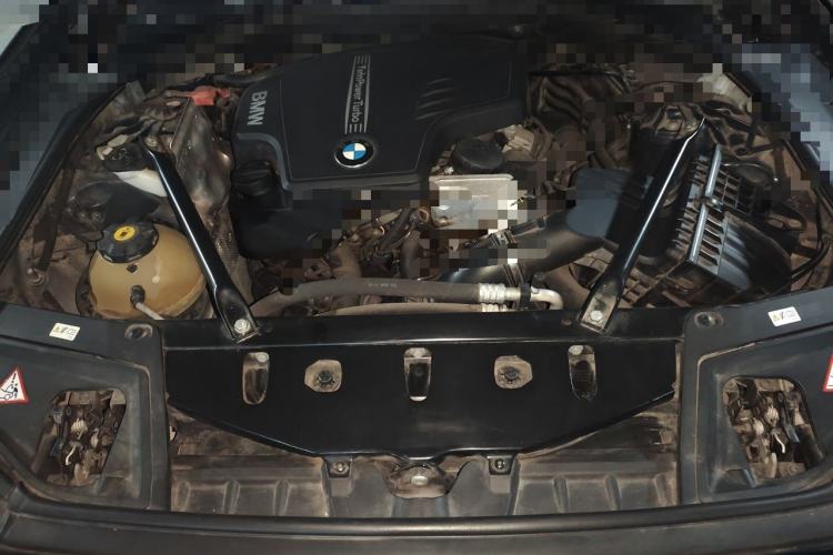 Used BMW 5 Series 2013 525Li Luxury Model Engine Bay