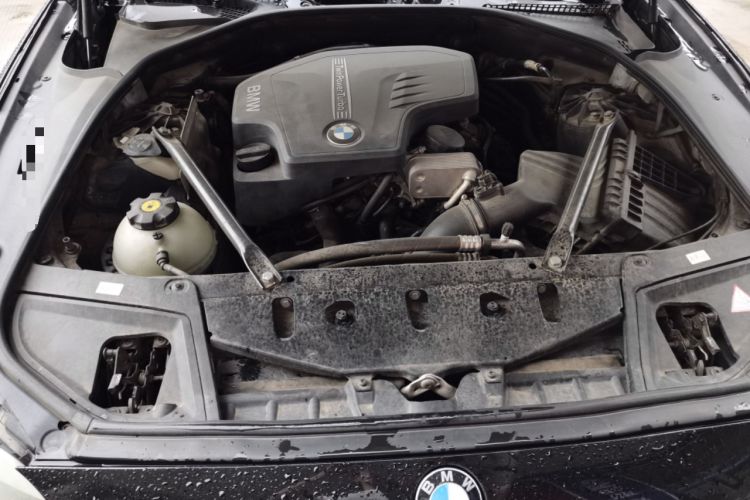 Used BMW 5 Series 2013 525Li Luxury Model Engine Bay