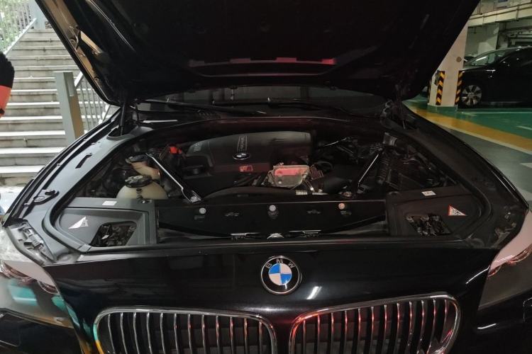 Used BMW 5 Series 2013 520Li Elegant Edition Engine Bay