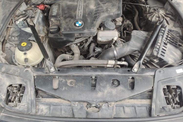 Used BMW 5 Series 2013 520Li Elegant Edition Engine Bay