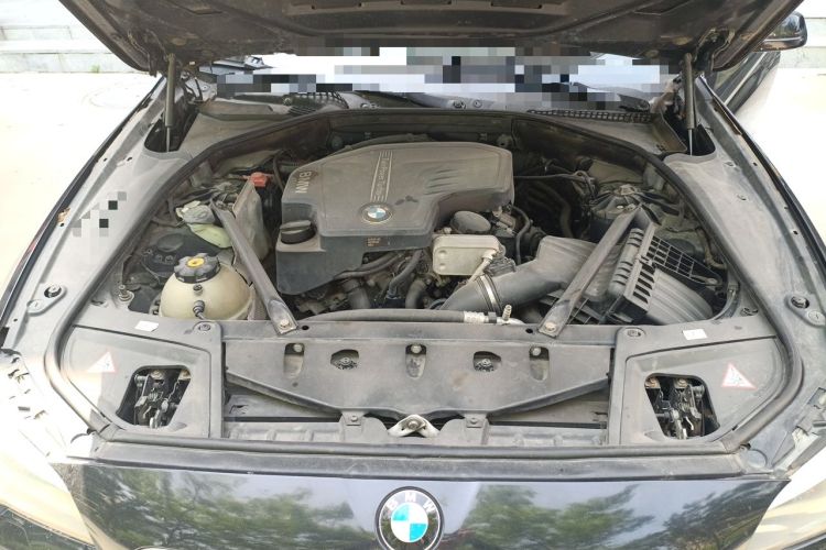 Used BMW 5 Series 2013 525Li Leading Model Engine Bay