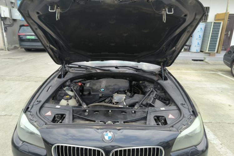 Used BMW 5 Series 2013 520Li Elegant Edition Engine Bay
