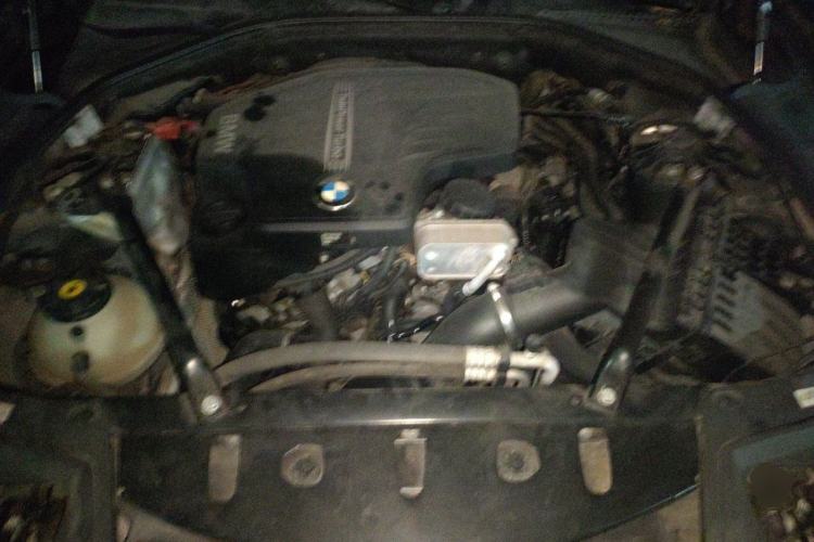 Used BMW 5 Series 2013 525Li Leading Model Engine Bay