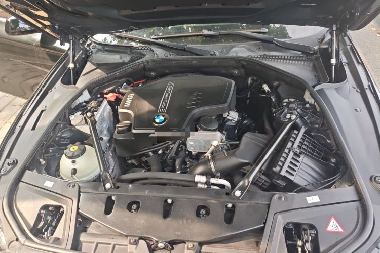 Used BMW 5 Series 2013 520i Elegant Edition Engine Bay