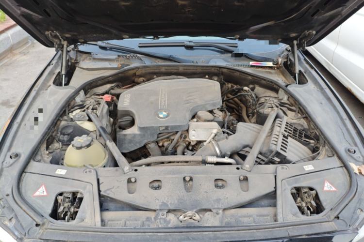 Used BMW 5 Series 2013 525Li Leading Model Engine Bay