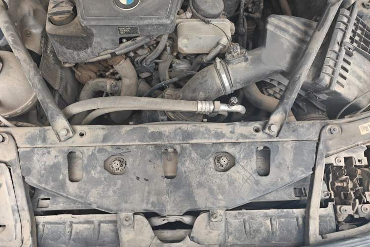 Used BMW 5 Series 2013 525Li Leading Model Engine Bay