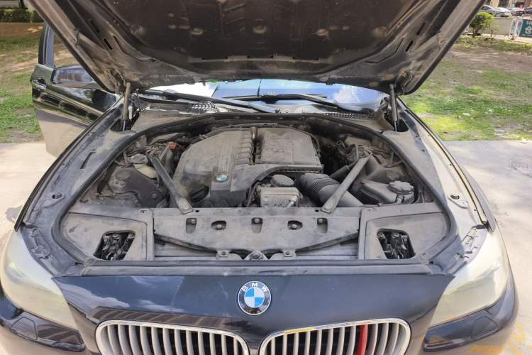 Used BMW 5 Series 2013 535Li Leading Model Engine Bay