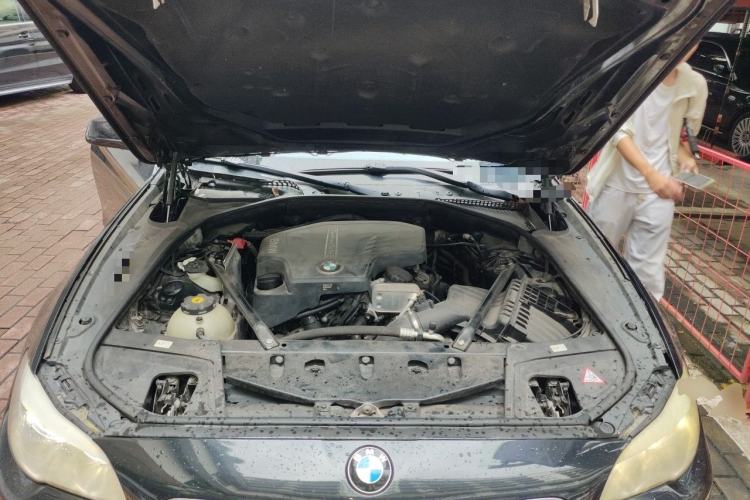 Used BMW 5 Series 2013 520Li Elegant Edition Engine Bay