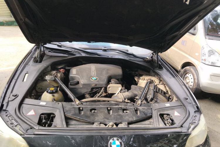 Used BMW 5 Series 2013 525Li Luxury Model Engine Bay