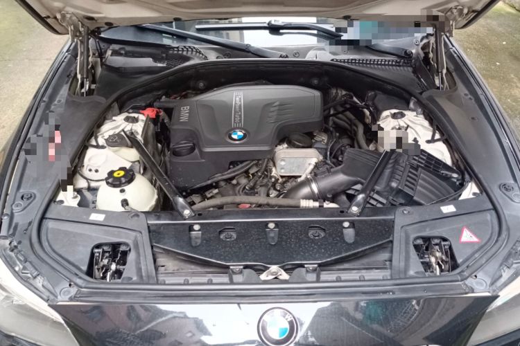 Used BMW 5 Series 2013 525Li Luxury Model Engine Bay