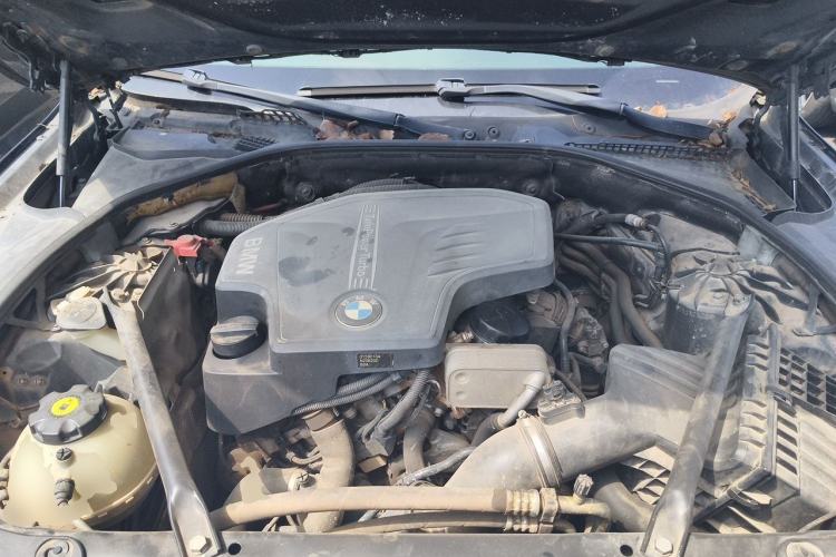 Used BMW 5 Series 2013 520Li Elegant Edition Engine Bay
